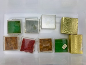 lot 24 image: Vintage - Small Plastic Cases