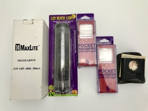 lot 59 image: MaxLite Bulb  LED Blacklight  3 Pocket Magnifiers