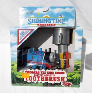 lot 1 image: Lot of 9 Thomas the Tank Engine and Friends Battery Operated Toothbrush Sets
