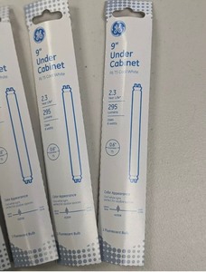 8 GE 6 Watt 9 Miniature Bi-pin (T5) 4100 K Cool White Fluorescent Light