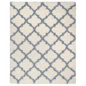lot 5 image: Ultimate Shag Contemporary Moroccan Trellis Design IvoryGray 5 ft. 3 in. x 7 ft. Area Rug by Ottomanson- not used