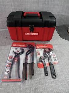lot 56 image: Mixed lot of craftsman items