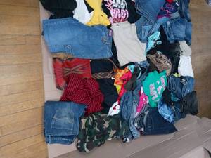 lot 94 image: Mixed lot of clothing - mixed conditions