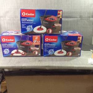 lot 29 image: EasyWring Microfiber Spin Mop and Bucket System by O-Cedar- set of 3 - mixed conditions