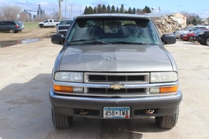 2002 Chevrolet S10 LS Crew Cab 4x4