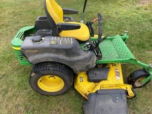 John Deere Z465 62C Zero Turn Lawn Mower.
