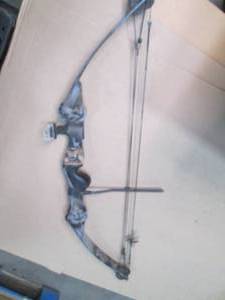 Camo Compound Bow (unable to locate...