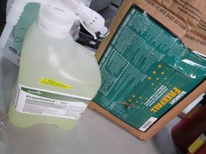 5 gallon container of Ramsey Freefa...