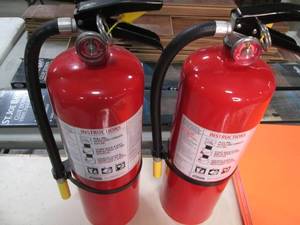Lot of 2 fire extinguishers...
