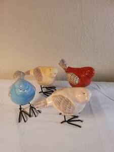 lot 48 image: Adorable Bird Figurines