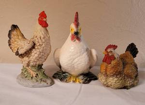 lot 110 image: Rooster Figurines and More