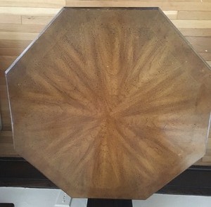 lot 26 image: Hexagon end table