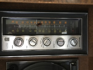lot 36 image: Vintage Record Console Player