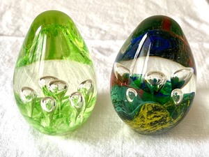 lot 4 image: Two Art Glass Paperweights