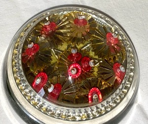 lot 9 image: Two Vintage Paperweights