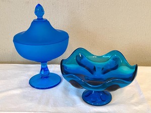lot 57 image: Two Pieces of Vintage Cobalt Blue Glassware