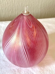 lot 67 image: Pink Flume Style Art Glass Liquid Candle Holder
