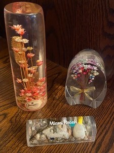 lot 76 image: Fun Vintage Dried Floral Paperweights