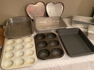 lot 87 image: Variety of Baking Dishes