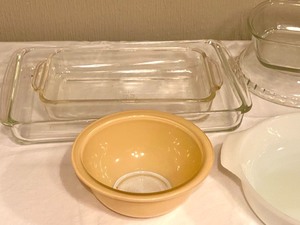 lot 89 image: Pyrex and Fireking Kitchen Items