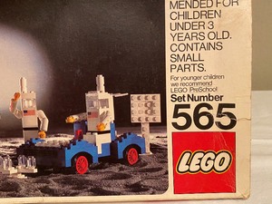 lot 121 image: Vintage Lego Set 565