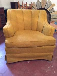 lot 166 image: Vintage Gold Upholstered Chair