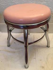 lot 175 image: Vintage Chrome Stool With Pink Padded Top