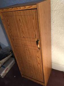 lot 222 image: Wooden 4 Shelf Storage Piece