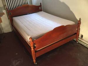 lot 224 image: Wooden Head and Footboard Bed Frame