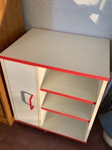 lot 225 image: White and Red Wooden 3 Shelf Storage Unit On Wheels