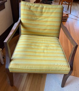 lot 140 image: Mid Century Chair
