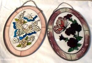 lot 137 image: Variety of Home Decor Items