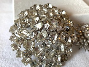 lot 219 image: Two Vintage Rhinestone Brooches