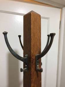 lot 308 image: Vintage Oak Coat Rack