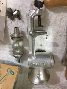 lot 319 image: Vintage Universal Food and Meat Chopper