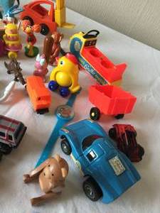 lot 327 image: Vintage Toys