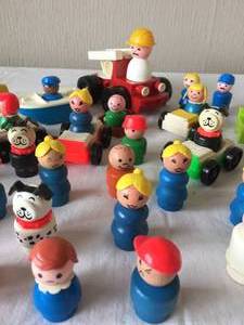 lot 336 image: Vintage Fisher Price Figurines