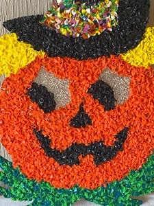 lot 235 image: Melted Popcorn Halloween DecorPumpkin
