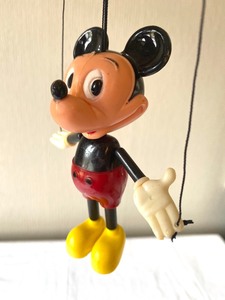 lot 234 image: Fun Vintage Plastic Mickey Mouse Puppet