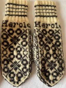 lot 240 image: Two Pair of Vintage Mittens