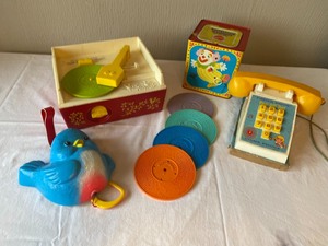 lot 260 image: Fun Vintage Toys