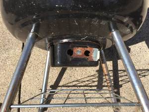 lot 365 image: Small Charcoal Grill