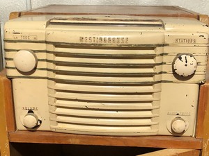 lot 274 image: Vintage RadioRecord Player for RepairRepurpose