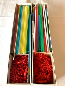 lot 191 image: Constructo Straws- Vintage Parker Brothers Game