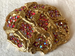 lot 149 image: Beautiful Sarah Cov Brooch