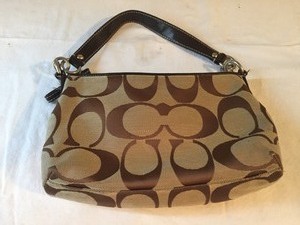 lot 83 image: Vintage Ladies Coach Purse