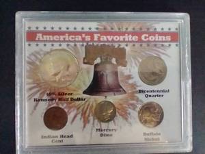 lot 21 image: Hard Case With Americas Favorite Coins