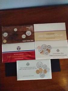 lot 24 image: 5 U.S. Mint Sets - 1985, 86, 87, 88, 89