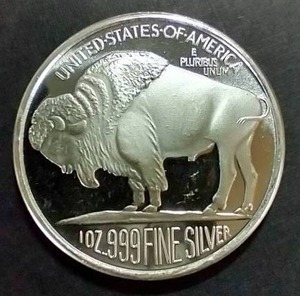 lot 38 image: 2015 Buffalo Silver Round
