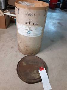 lot 34 image: Dalco #167 Commercial Lo Suds Laundry Detergent Stored in Temp Controlled Unit